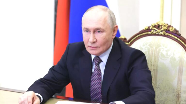 Putin: Rusya, gelişmiş silahlar için gerekli tüm ham maddeyi üreten ender ülkelerden