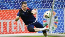 Anlaşmanın detayları belli oldu: Livakovic, Barcelona’ya gitti