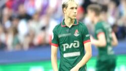 Batrakov transferinin eli kulağında