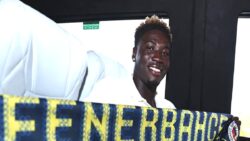 Fenerbahçe’de Oppong için imza töreni düzenlendi