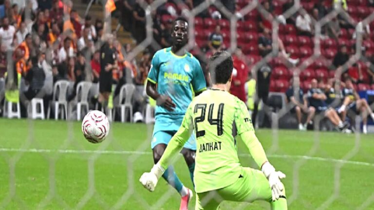 Galatasaray’dan o isim için flaş karar! Yeni sezonda takımda tutulacak