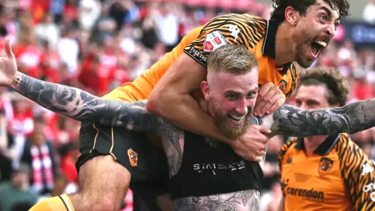 Hull City, 10 yıl aradan sonra Premier Lig’e dönüyor; rakip Manchester United