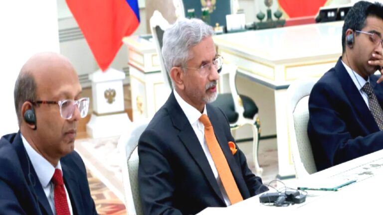 Lavrov, Hintli mevkidaşı Jaishankar ile görüştü