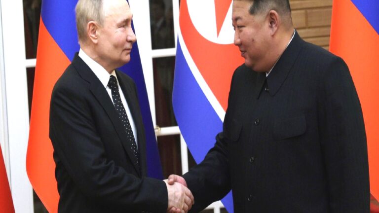 Putin’den Kim’e Kurtuluş Günü mesajı: ‘Kuzey Koreli vatanseverler ile Kızıl Ordu askerlerinin cesaretinin simgesi’
