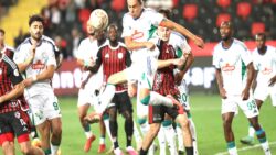 Rizespor ilk yarı fişi çekti, Gaziantep deplasmanından 2 golle döndü