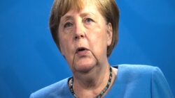 Rus komedyenlerin şakasına kanan Merkel’den ‘Minsk’ itirafı