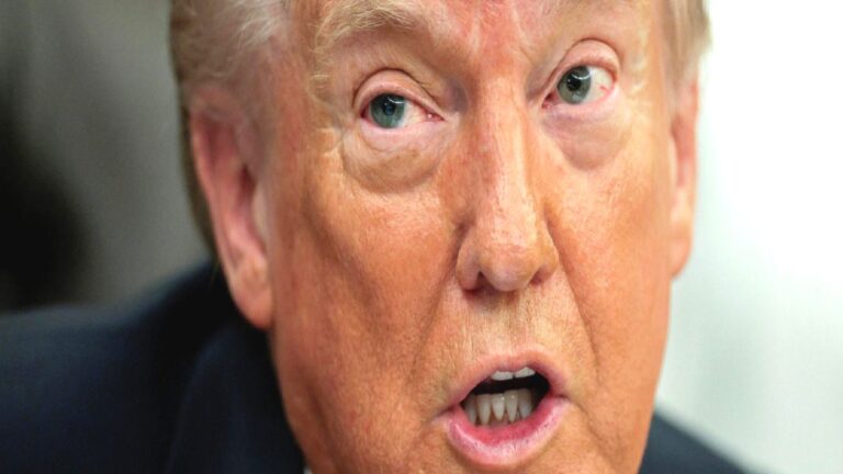 Trump’tan İran mesajı: Acele etmiyorum, ekonomileri çöküyor