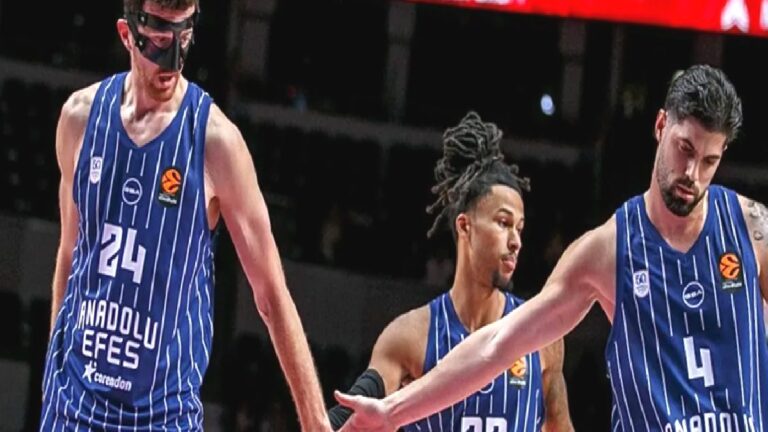 Anadolu Efes, Avrupa Ligi’nde yarın Barcelona’ya konuk olacak