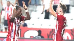 Antalyaspor, Vanspor FK karşısında 3 puanı 3 golle aldı!