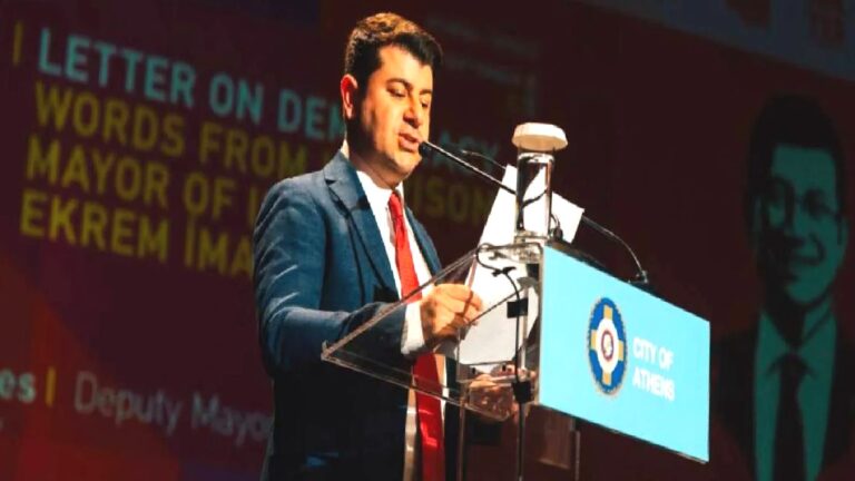 Atina’daki Avrupa Bölgeler Komitesi toplantısında Özgür Özel: Yeni Parti’yi kurmak zorunda kaldık ve halkımız destekledi