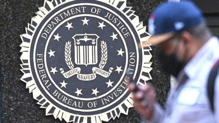 Binlerce FBI ajanının kişisel verileri çalındı