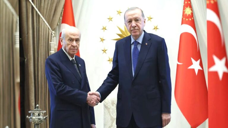 Cumhur İttifakı’nda Cumhurbaşkanlığı Hükümet Sistemi çatlağı: AKP ‘revizyon’ dedi, MHP mevcut modeli korumaktan yana