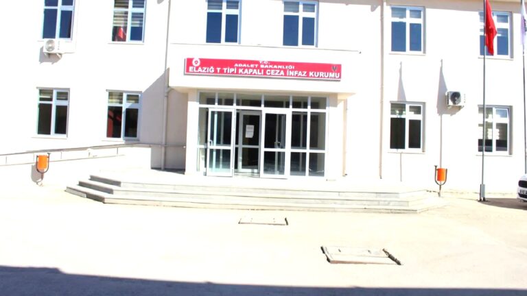 Elazığ T Tipi Cezaevi’nde yangın: 19 mahkum dumandan etkilendi