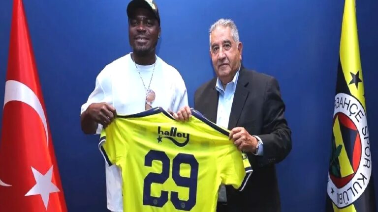 Emmanuel Emenike’den Fenerbahçe ziyareti!