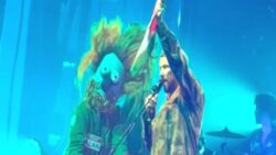 Gorillaz üyesi Damon Albarn’dan konserde Filistin bayrağı: ‘Asla tarafsız olmayın’