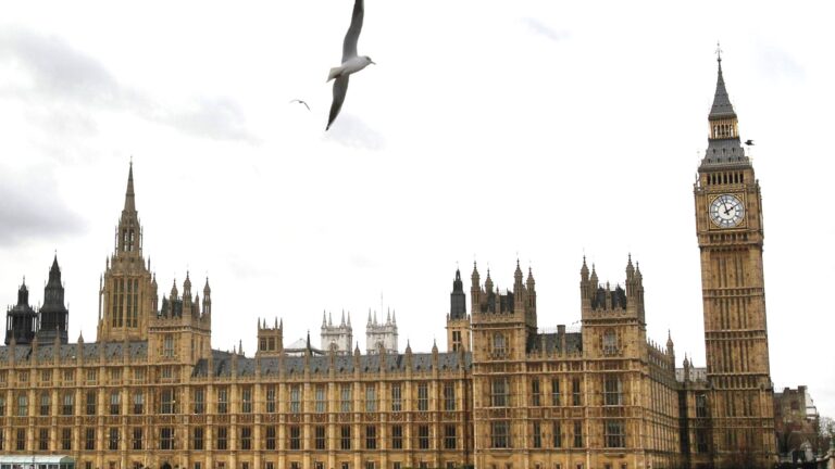 İskoçya, Galler ve Kuzey İrlanda, Birleşik Krallık’tan ayrılmak için imzaları attı: Westminster’ın devri sona eriyor