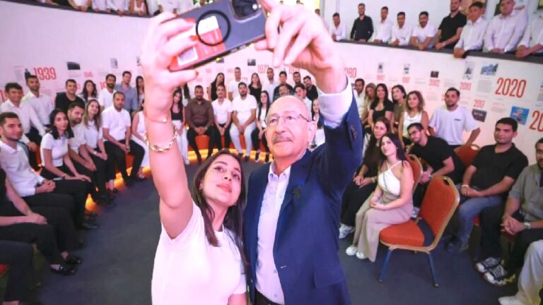 Kemal Kılıçdaroğlu, CHP’nin 103’üncü kuruluş yıl dönümünde 103 gençle buluştu