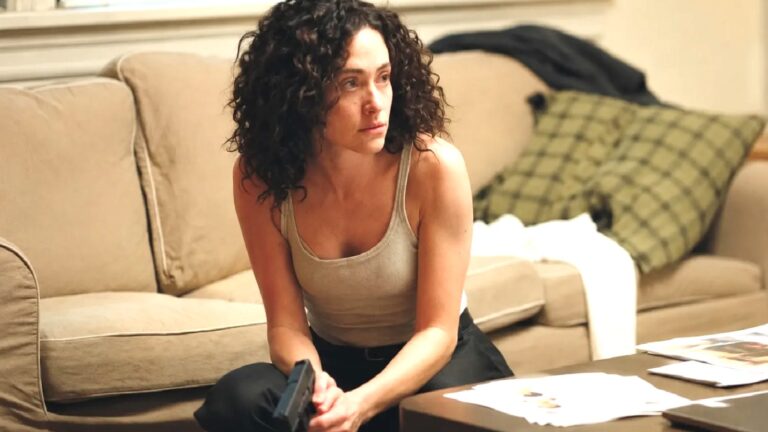 “Shameless”ın yıldızı Emmy Rossum: Kadınları “melek mi, şeytan mı?” diye sınıflandırmak çok kolay